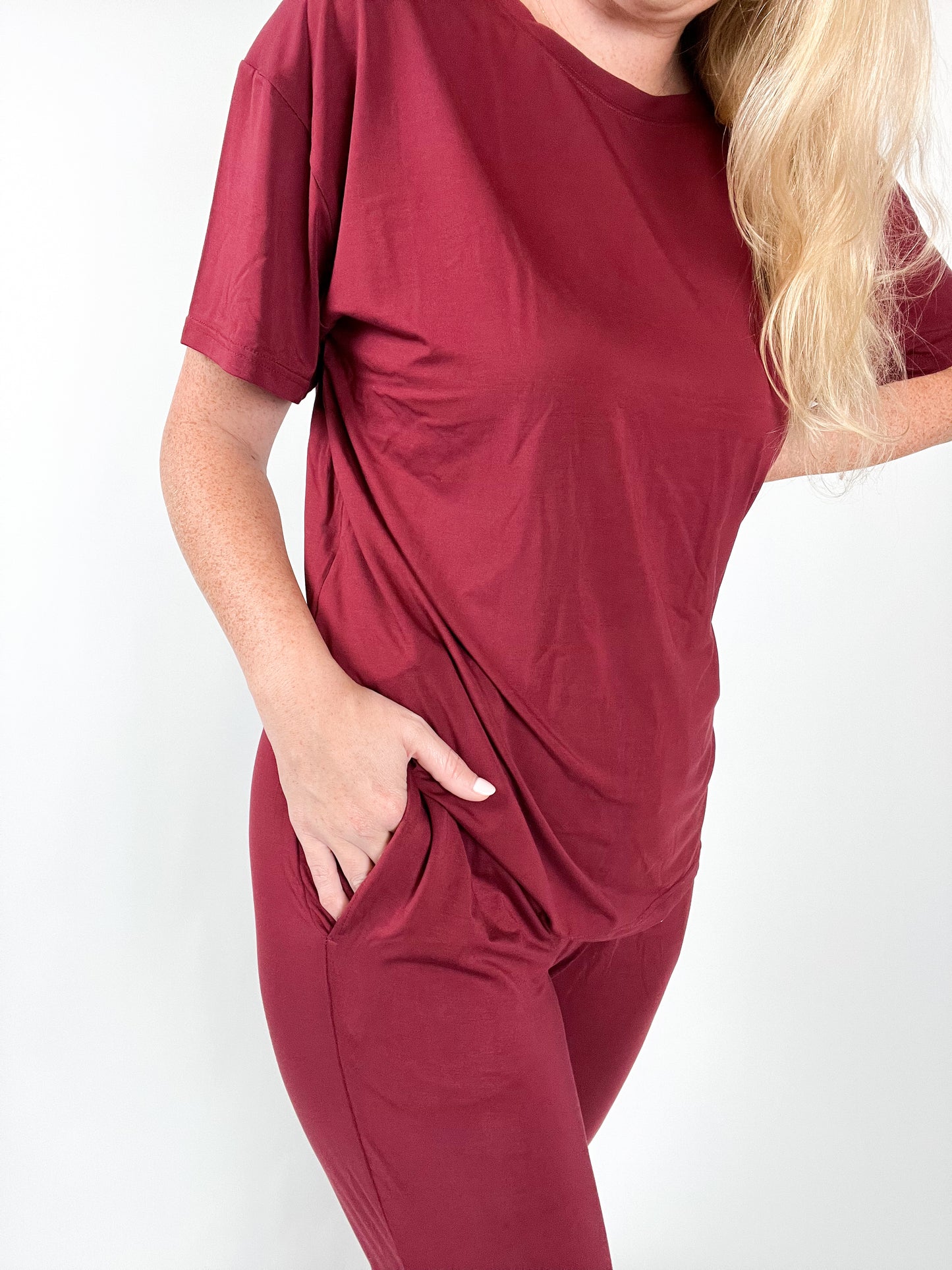 Women's Adult Bamboo Short Sleeve Tshirt & Jogger Pants - Merlot